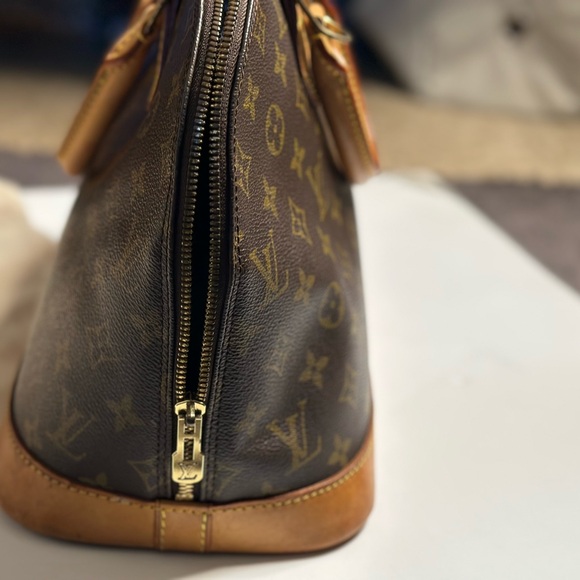 Louis Vuitton Medium Monogram Alma PM free lock and key - Picture 4 of 13